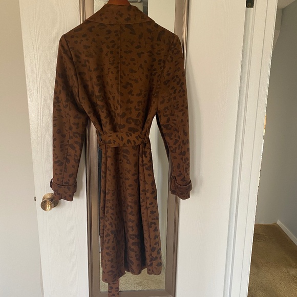 Le Chateau Lightweight Coat - Picture 2 of 9